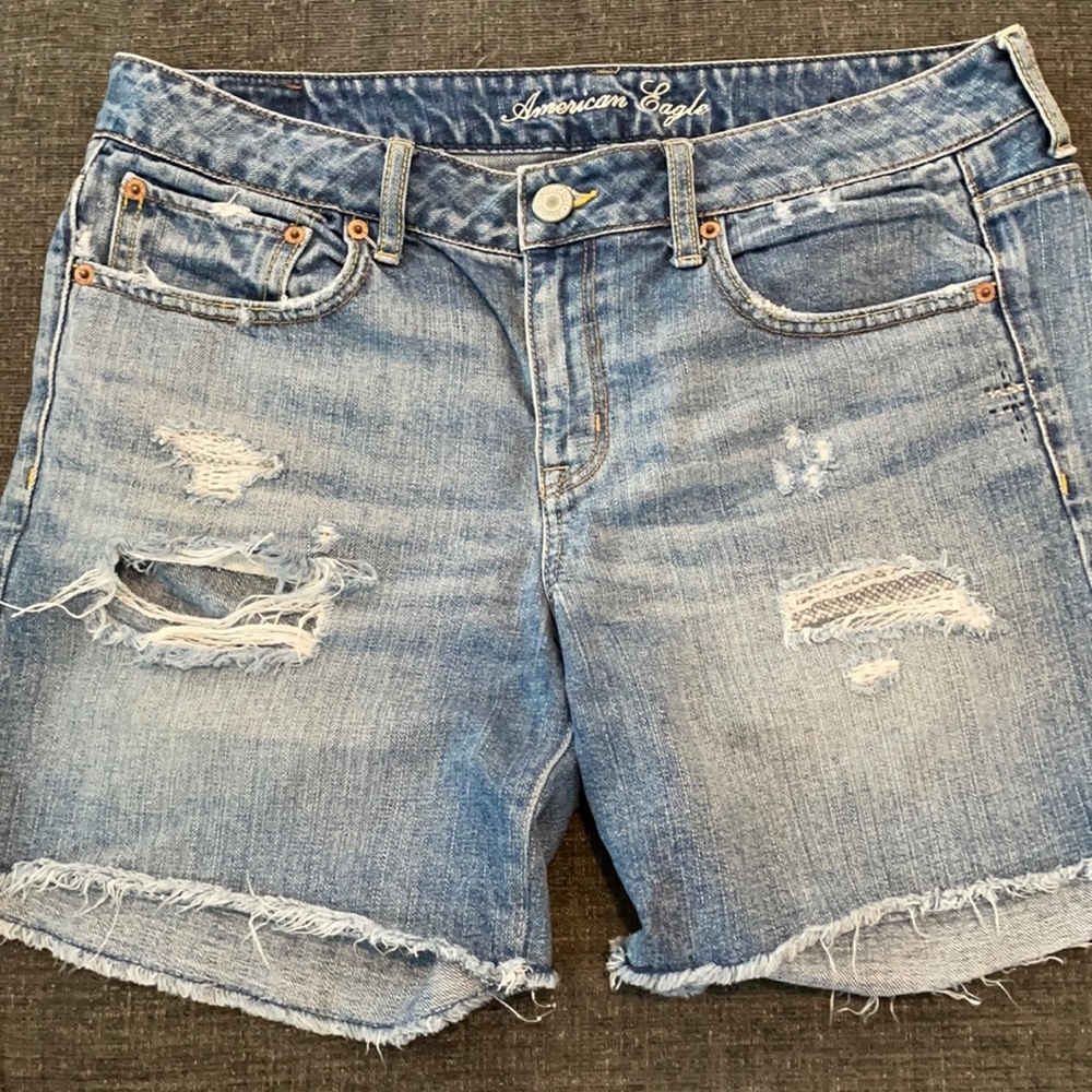 COPY - Distressed light denim short